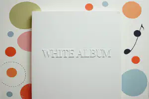 images/exploring_the_iconic_white_album_cover_art_design_and_impact_d41084.webp